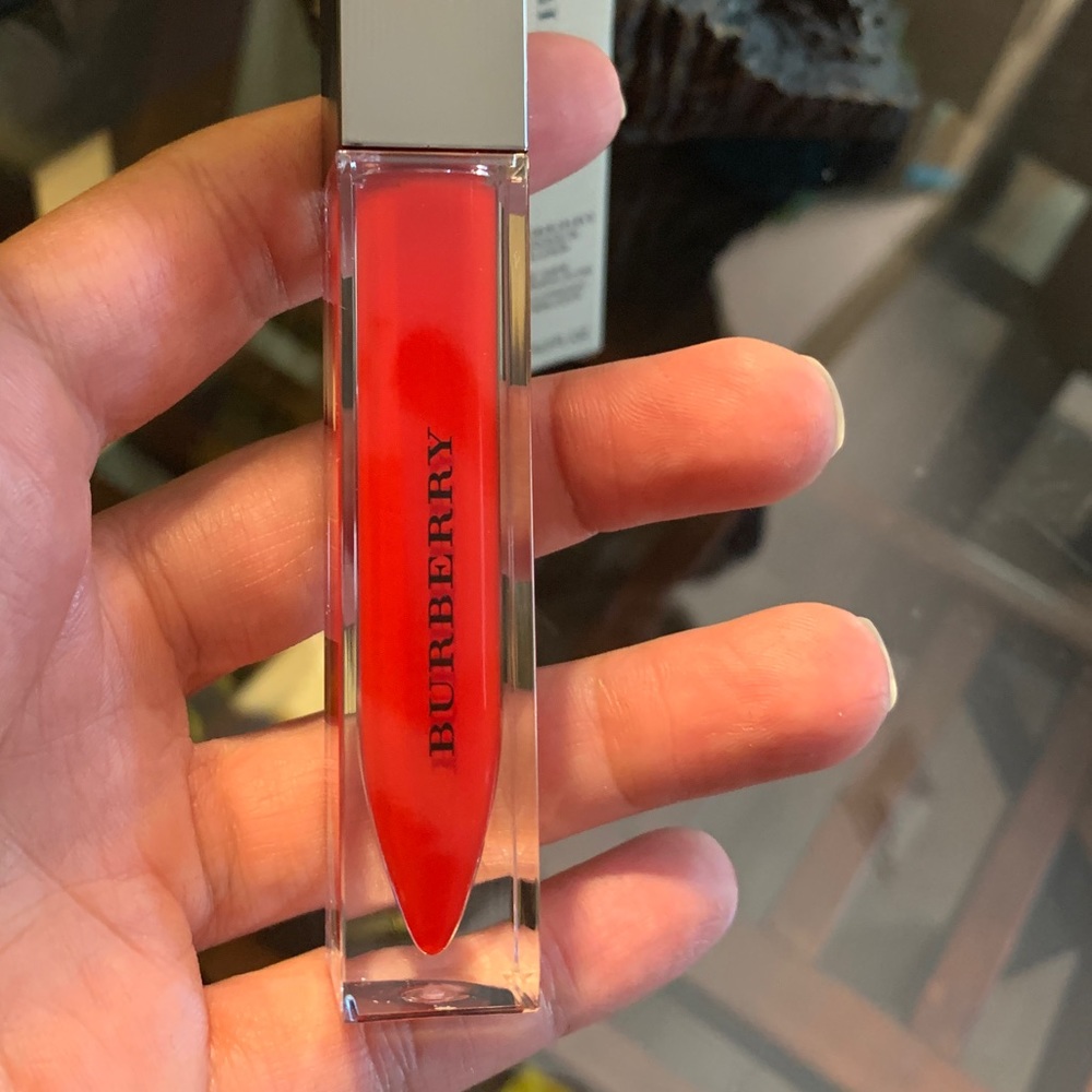 SOLD⛔️Authentic BURBERRY 6ml military red lip gloss NIB - Picture 3 of 9